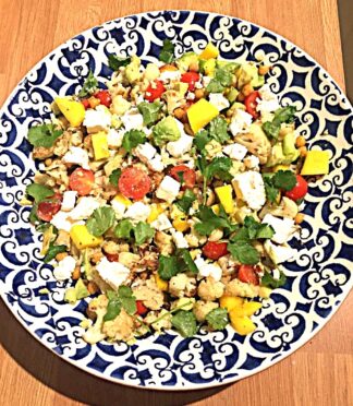 Avocado, feta, chickpea and mango Super Salad
