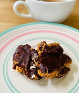 Healthy 3 ingredient chocolate bars by Vanessa May